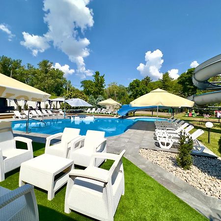 Club Hotel Pegasus Tiszaug Exterior photo