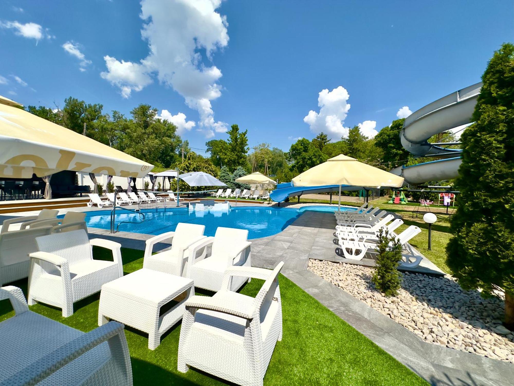 Club Hotel Pegasus Tiszaug Exterior photo